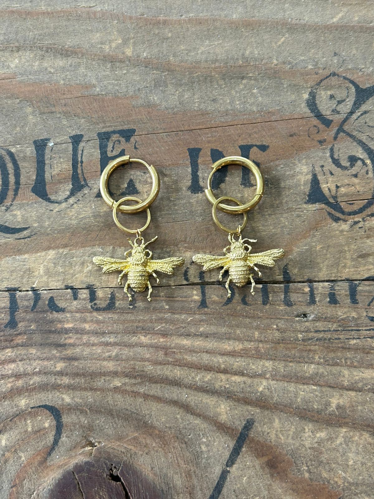 Honeybee Huggies